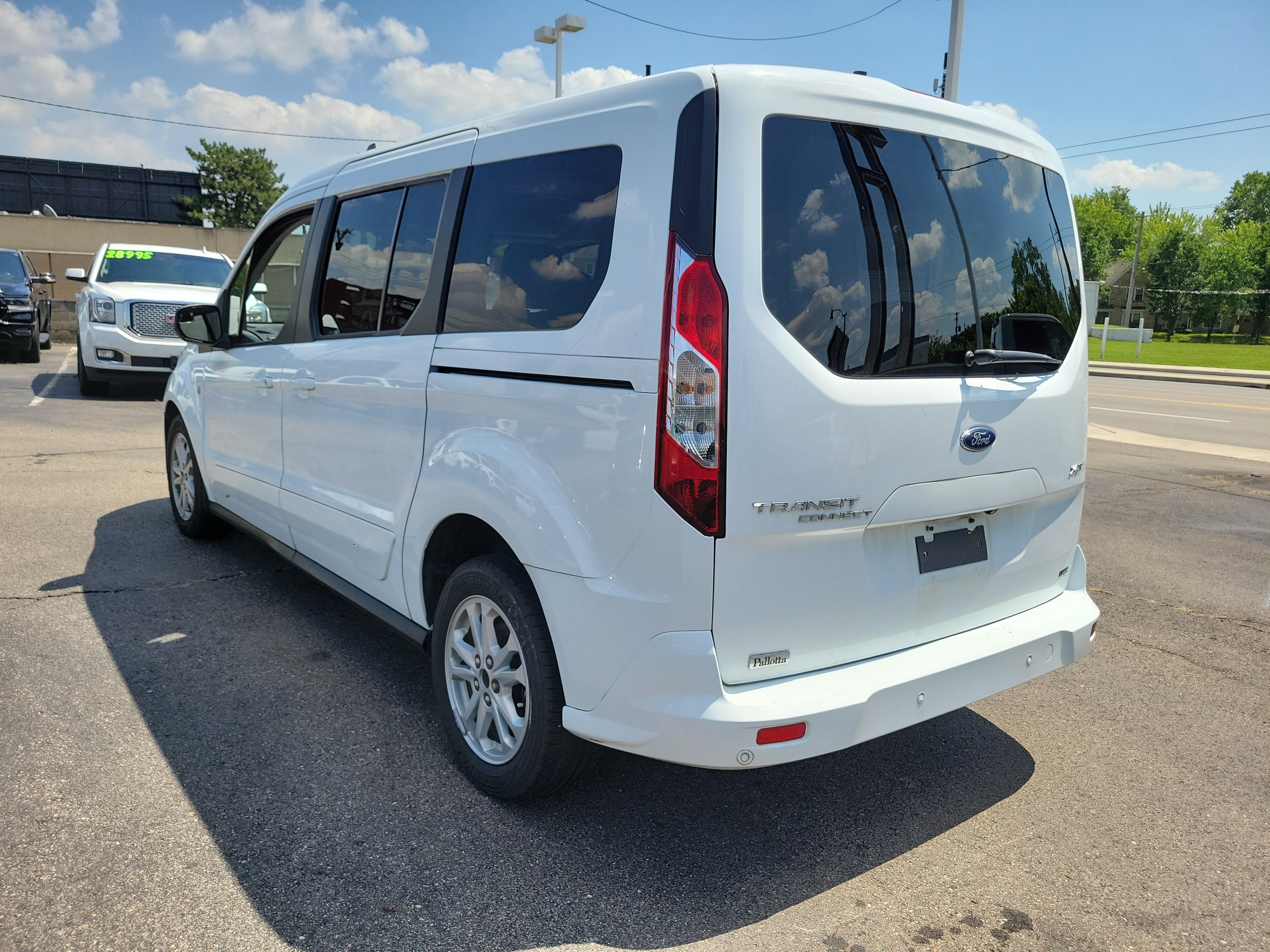 Used 2022  Ford XLT image 3