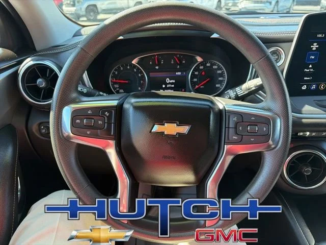 Used 2025 Summit White Chevrolet 2LT image 24