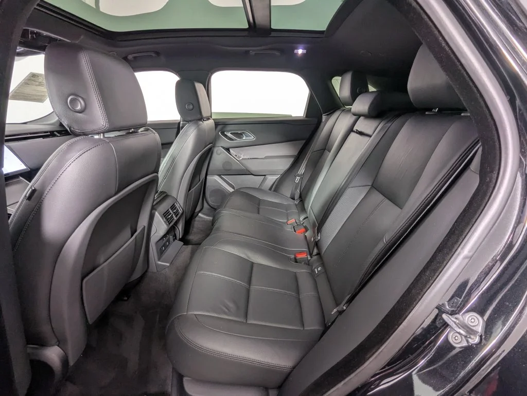 Used 2025 Black Land Rover Dynamic SE image 13