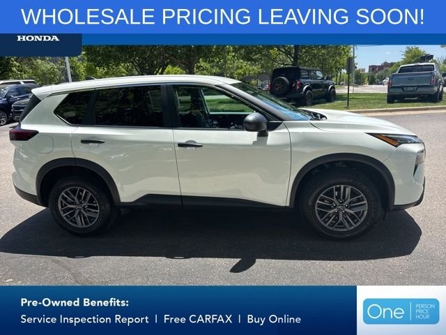 Used 2024 Glacier White Nissan S image 7