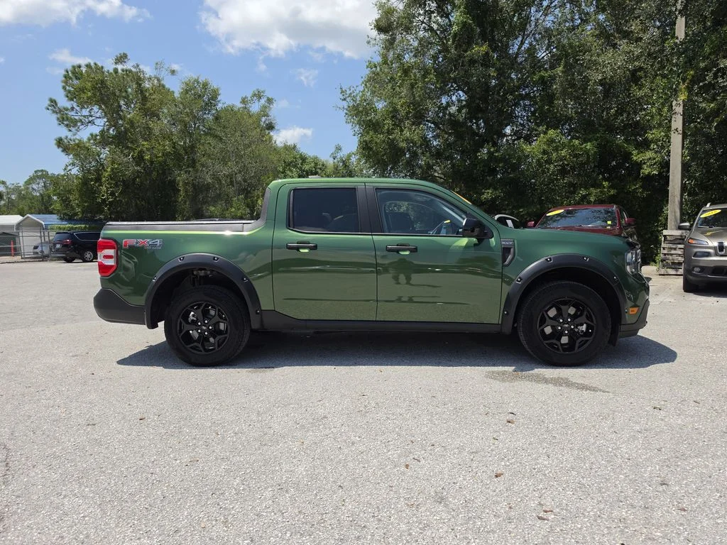 Used 2025 Green Ford XLT image 3