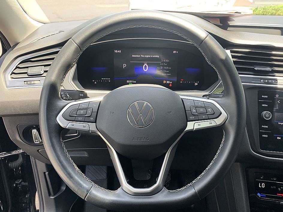 Used 2023 Platinum Gray Metallic Volkswagen SE image 12