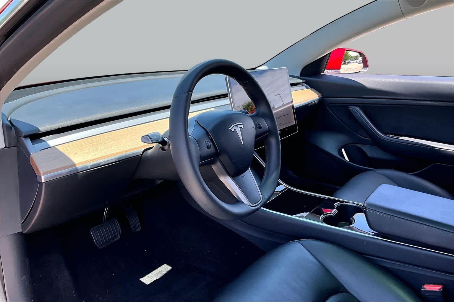 Used 2020 Red Multi-Coat Tesla Standard Range Plus image 14