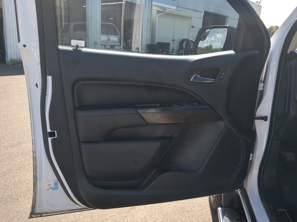 Used 2018 White GMC Denali image 13