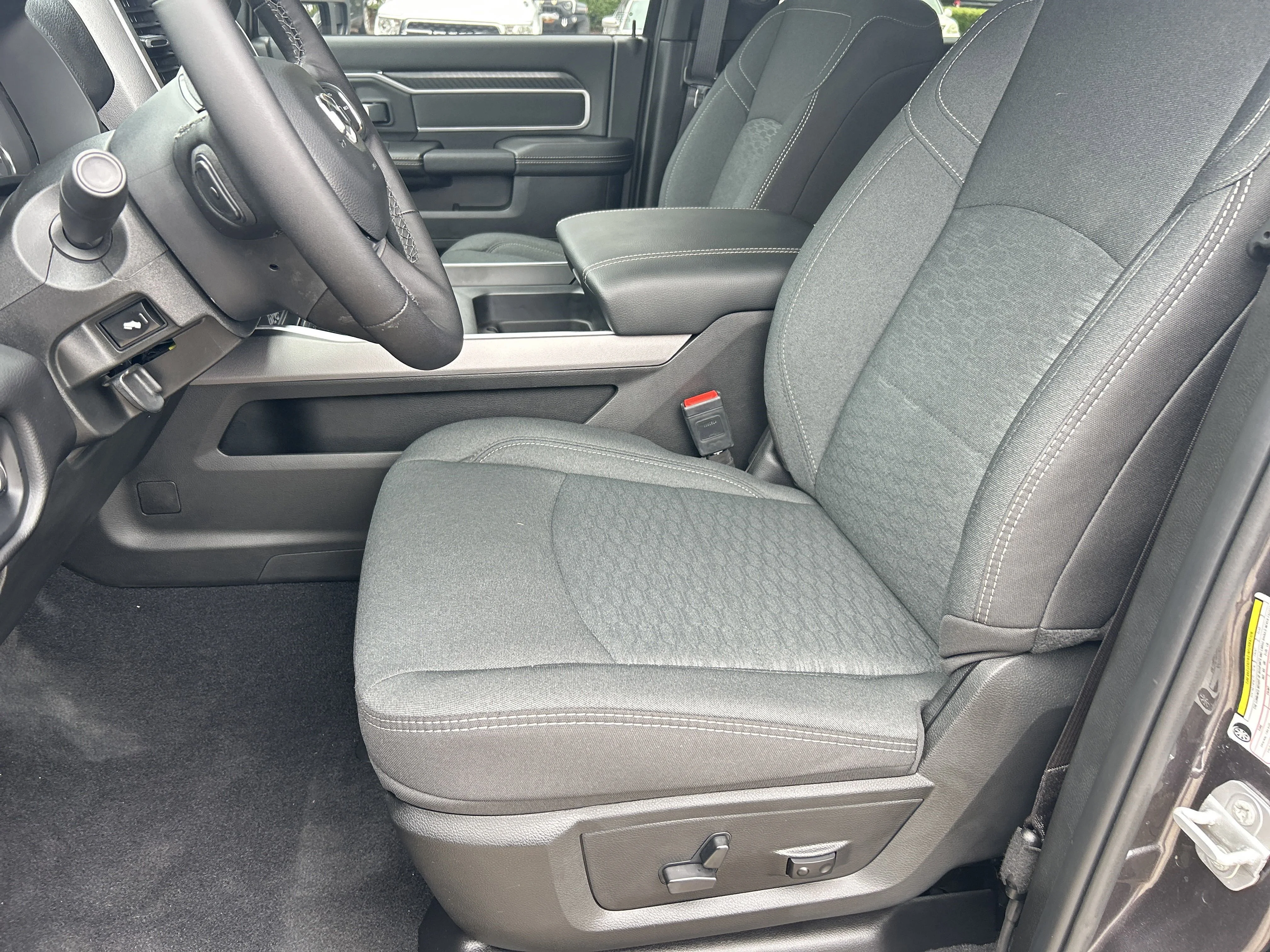 2025 RAM 2500 Big Horn - Photo 9
