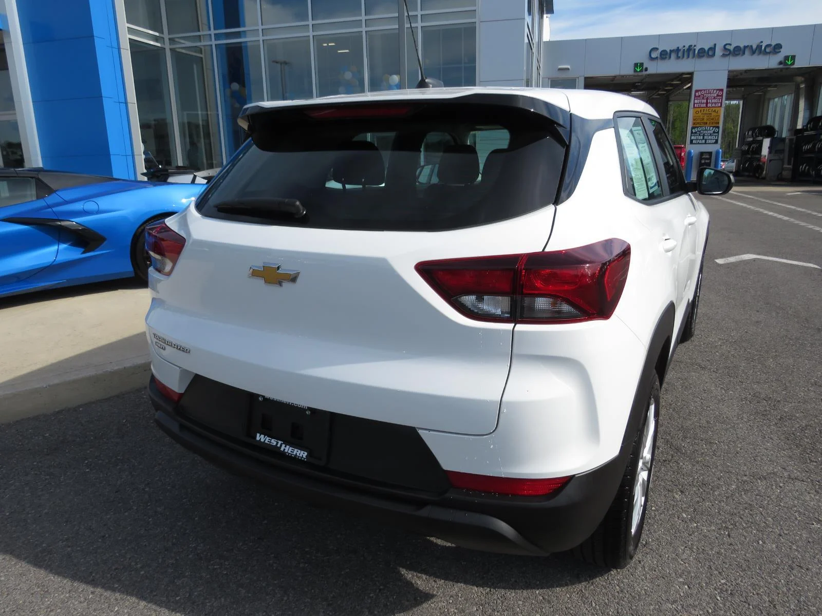 Used 2023 Summit White Chevrolet LS image 9