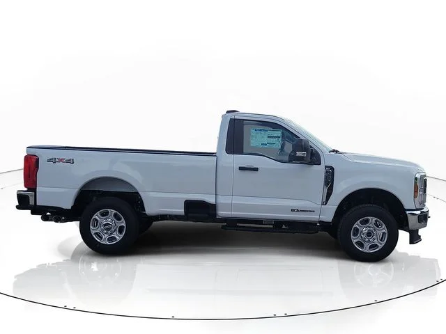 New 2026 Oxford White Ford XLT image 4