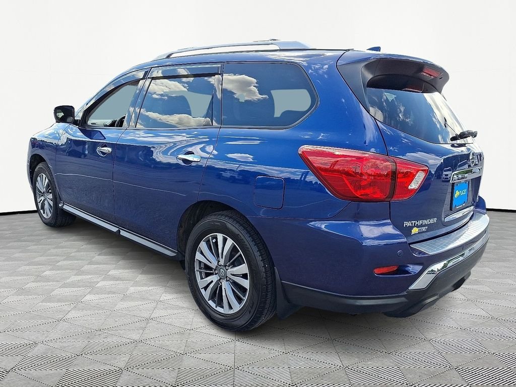 Used 2020 Blue Nissan SL image 5
