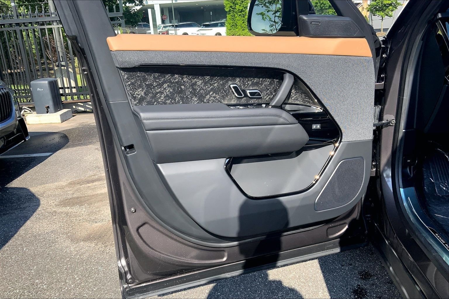 New 2026 Charente Grey Land Rover Dynamic SE image 10