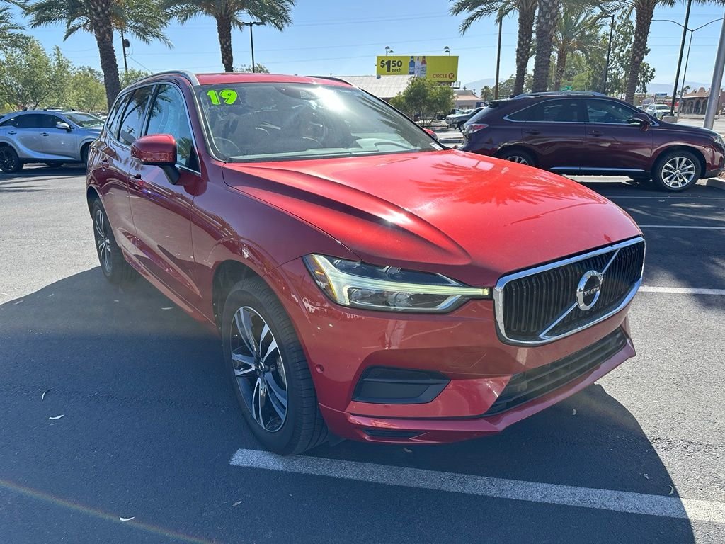 Used 2019 Red Volvo T6 Momentum image 21