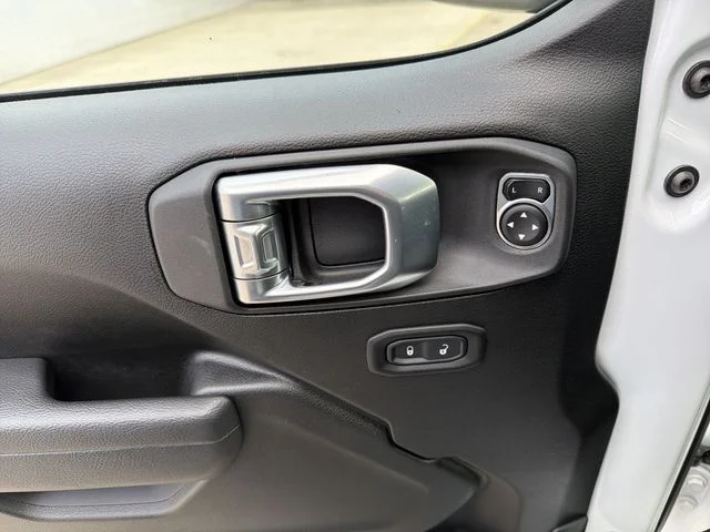 Used 2022 White Jeep Unlimited Sport S image 15