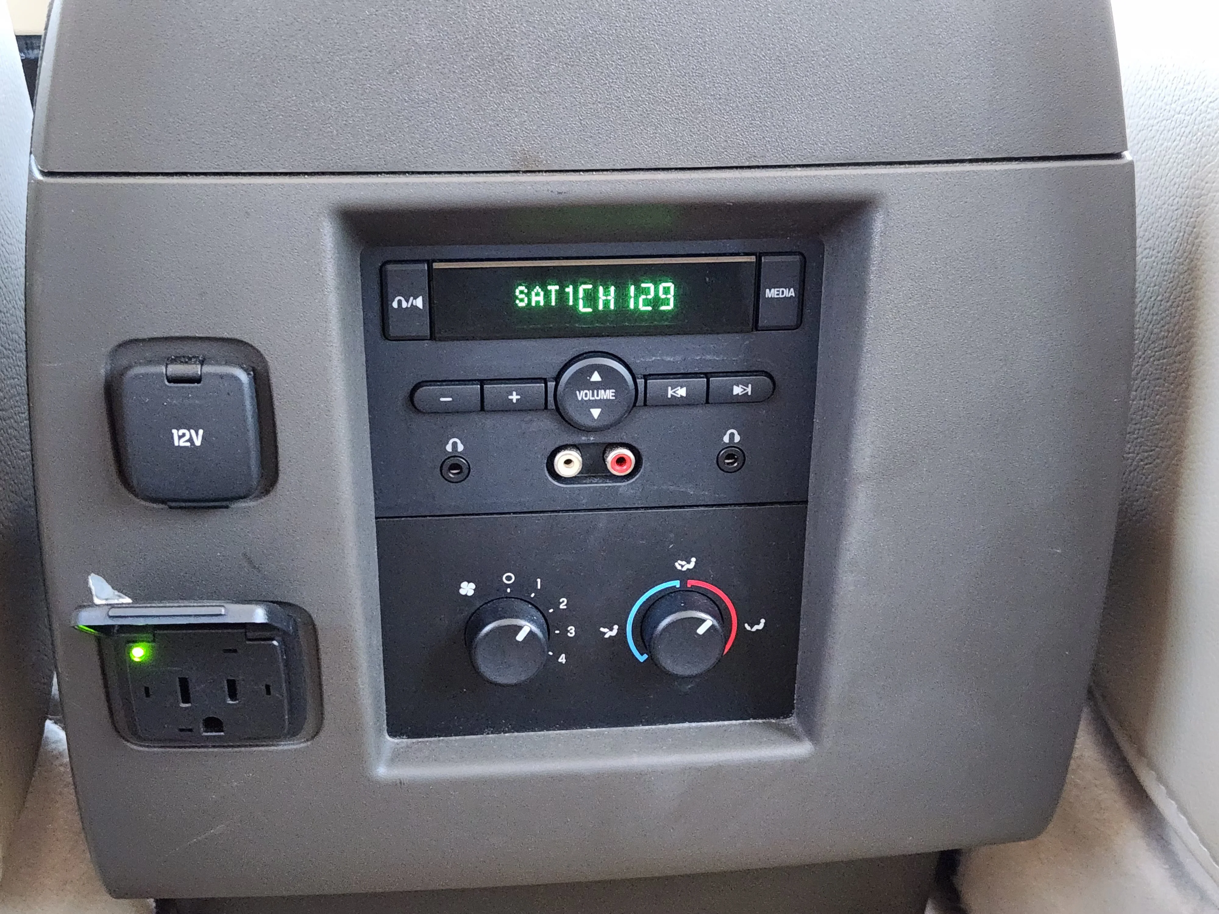 Used 2013 Blue Ford XLT image 31