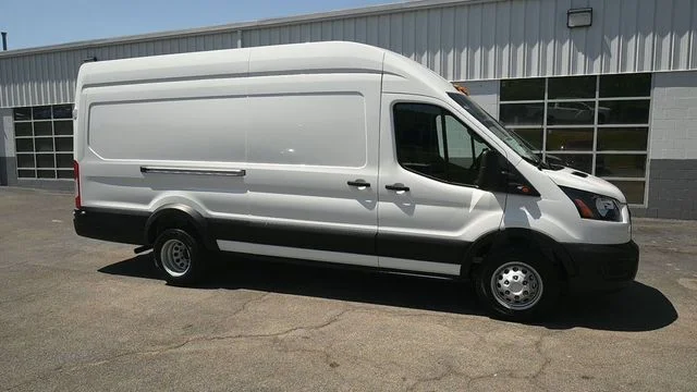New 2026 Oxford White Ford Cargo Van image 5