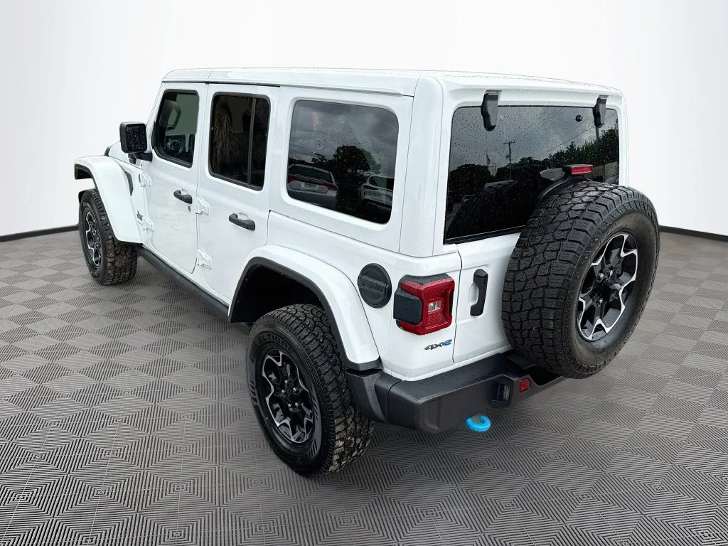 Used 2023 White Jeep Rubicon 4xe image 8
