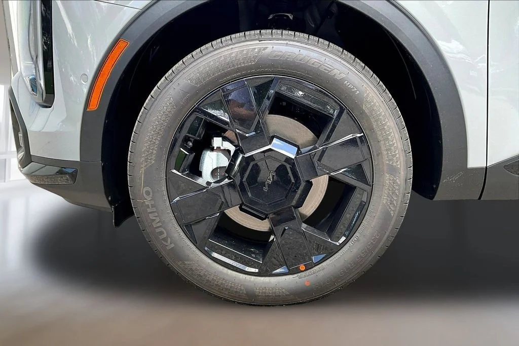 New 2026 Wolf Gray Kia X-Line image 13