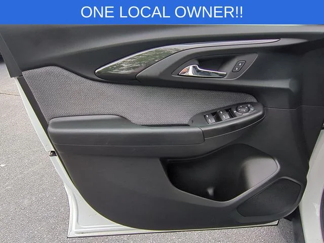 Used 2022 White Chevrolet LS image 12