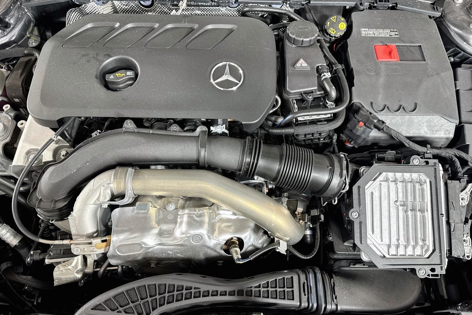 New 2026 Mountain Grey Metallic Mercedes-Benz GLB 250 image 28