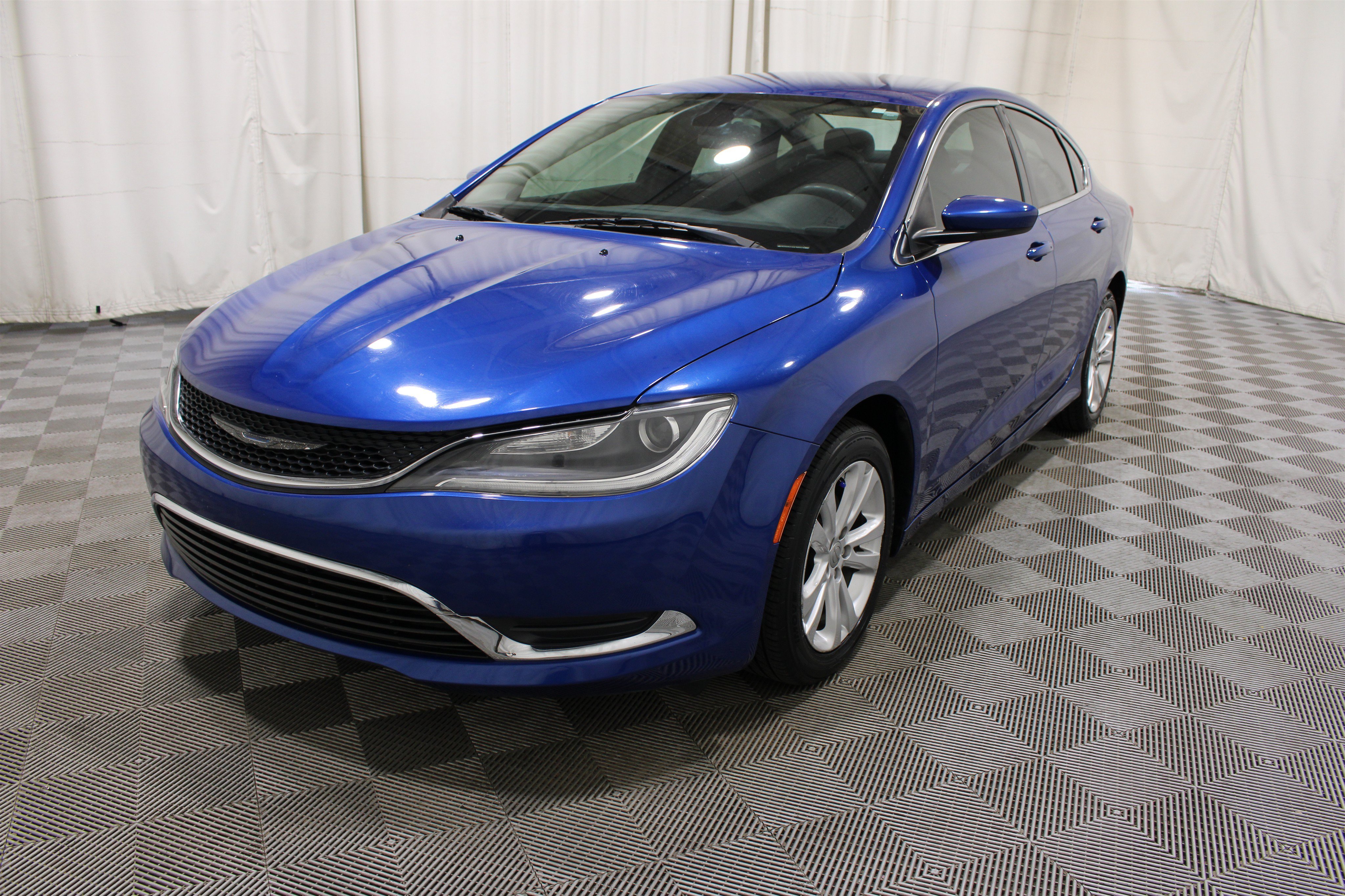 Used 2015 Vivid Blue Pearlcoat Chrysler Limited image 28