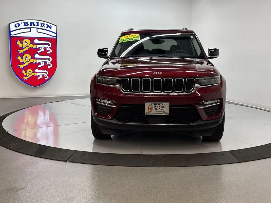 Used 2023 Velvet Jeep Limited image 26