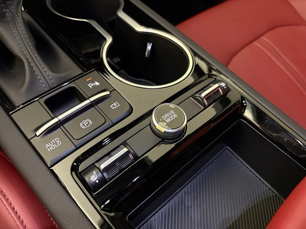 New 2026 Wolf Gray Kia GT-Line FWD image 32