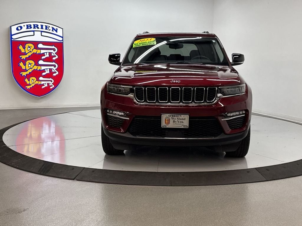 Used 2023 Velvet Jeep Limited image 26