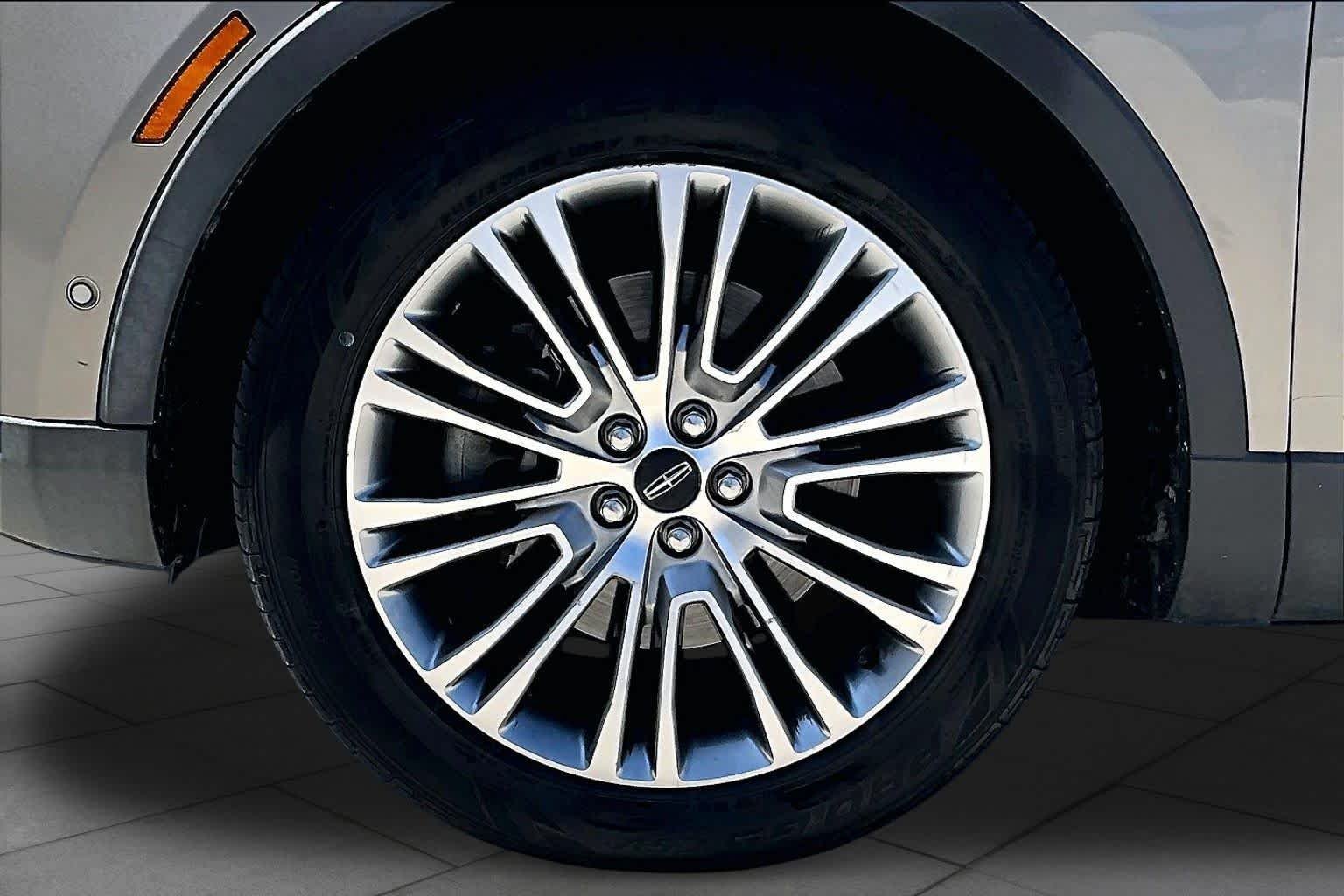 Used 2016 Luxe Lincoln Reserve image 10
