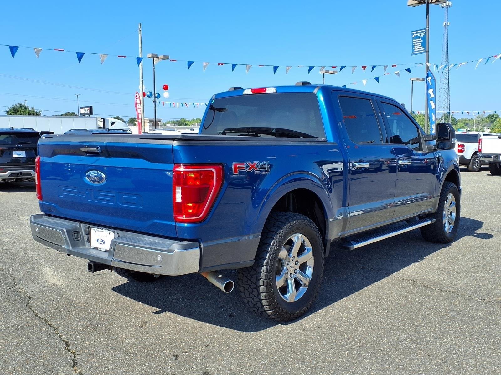 Used 2022 Blue Ford XLT image 2