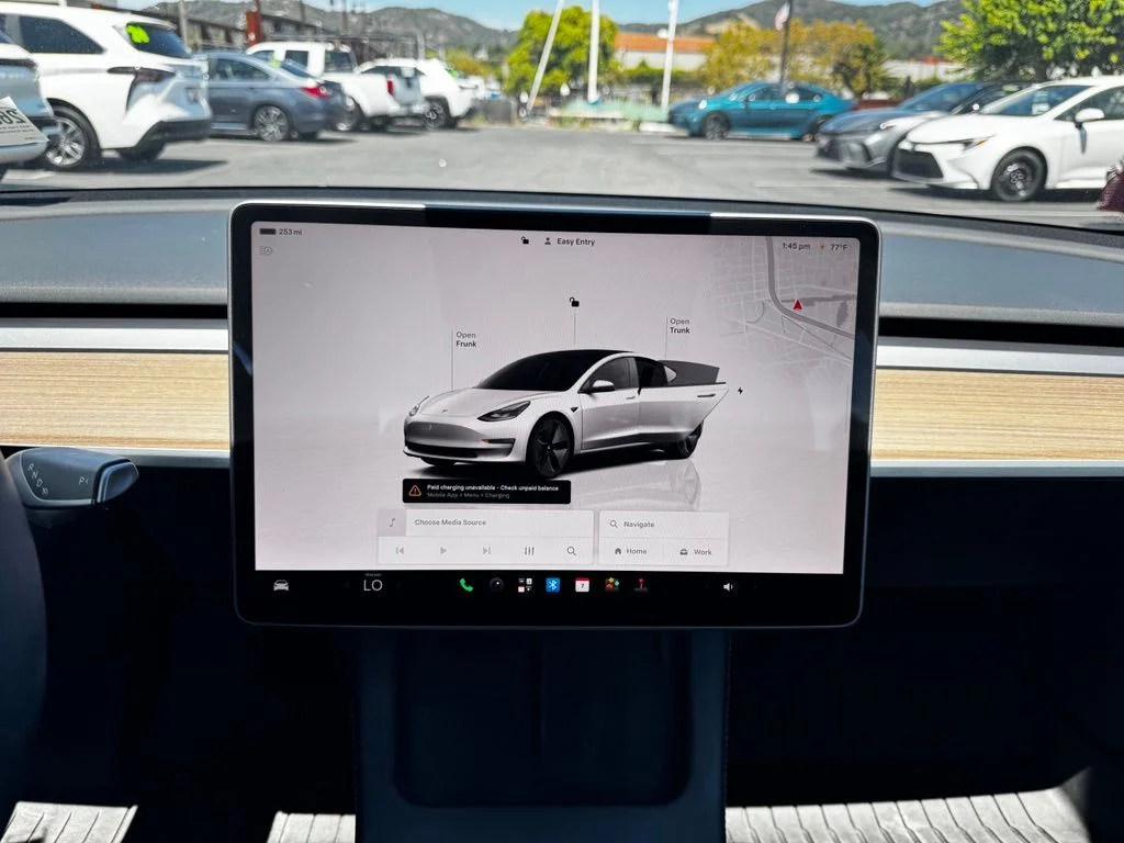 Used 2023  Tesla Base image 27