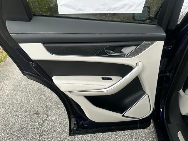 2026 Jaguar F-Pace R-Dynamic S - Photo 13