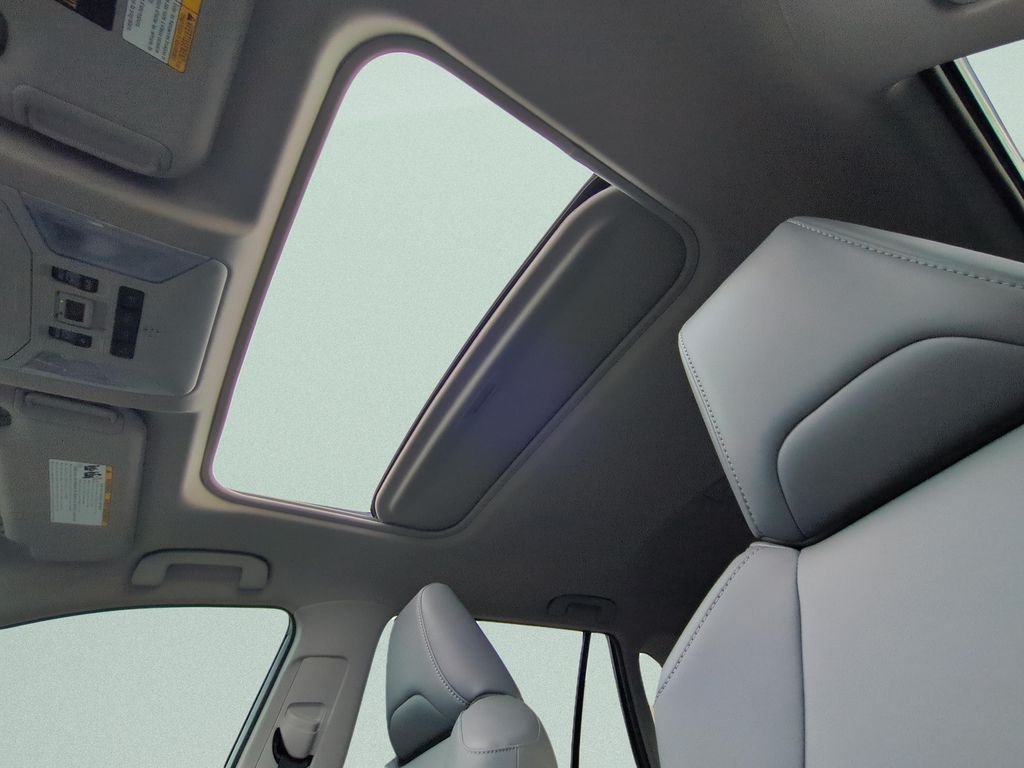 Used 2022  Toyota XLE Premium image 17