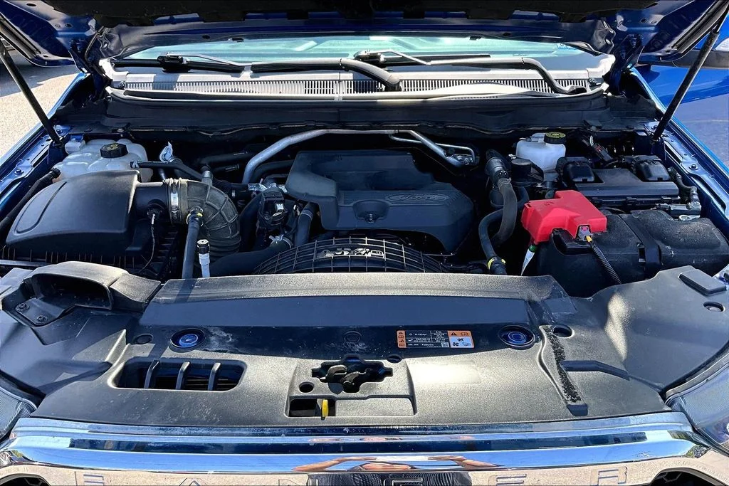 Certified Used 2019 Blue Ford Lariat image 31