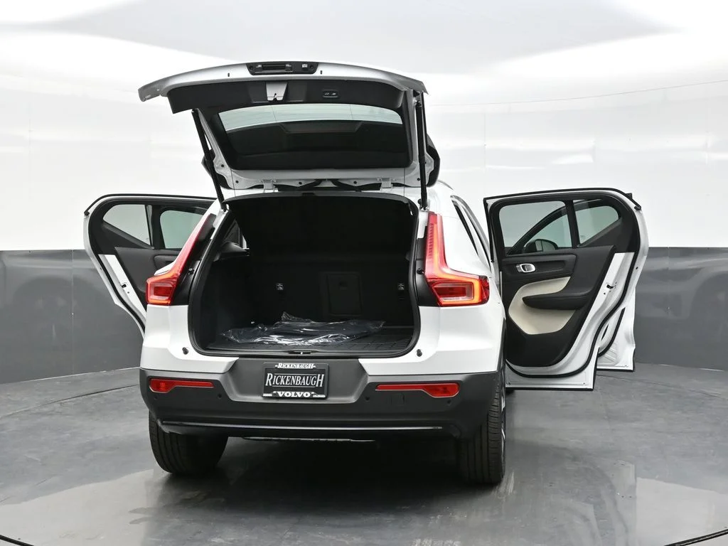2026 Volvo XC40 Plus - Photo 29