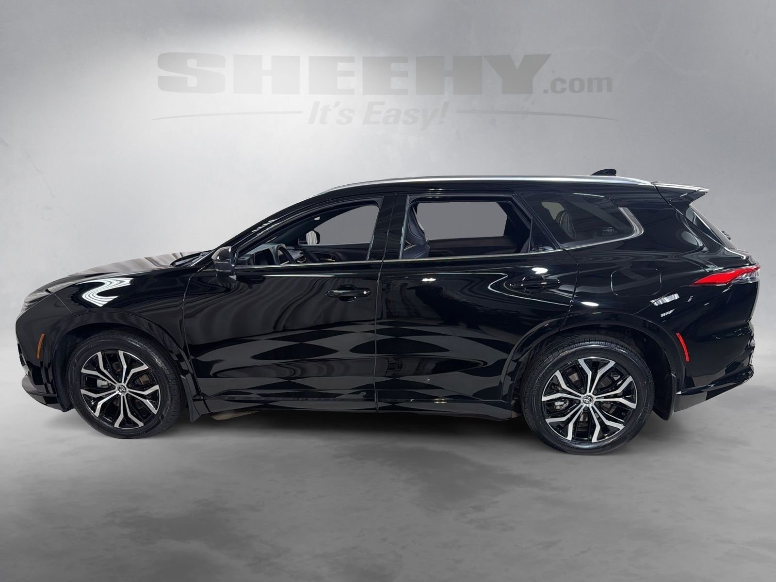 Used 2025 Black Toyota XLE image 16