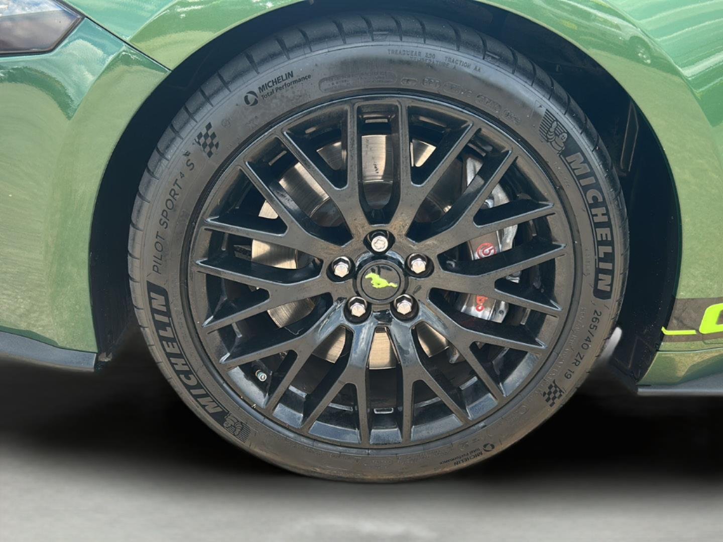 Used 2022 Eruption Green Ford GT Premium image 27