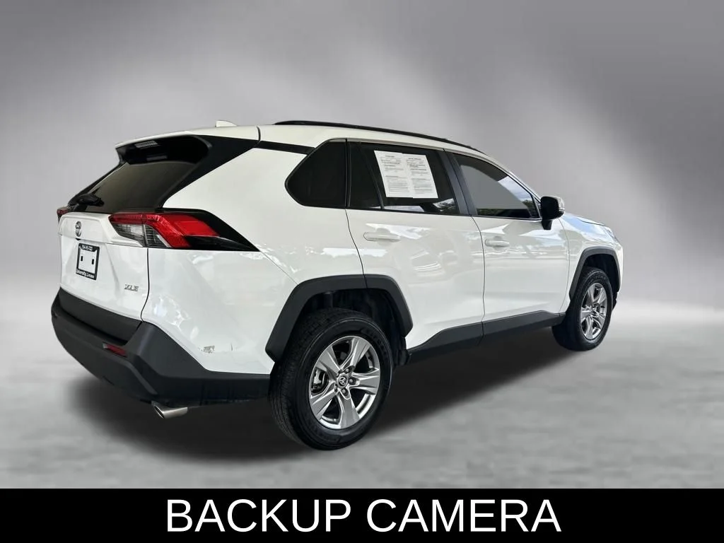 Used 2025 White Toyota XLE image 4