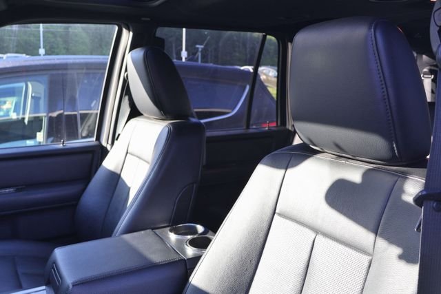Used 2017 White Ford Limited image 9