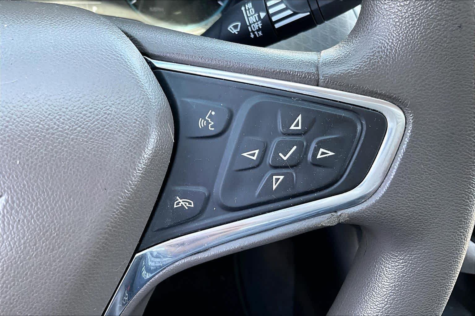 Used 2016 Summit White Chevrolet LS image 21