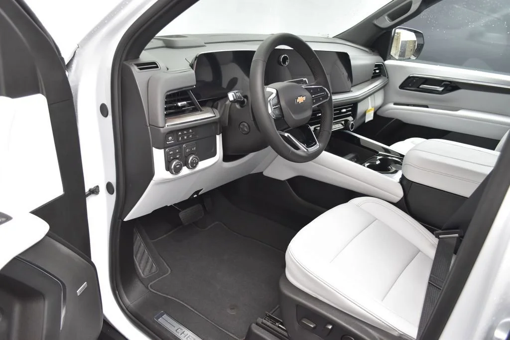 New 2026 Polar White Tricoat Chevrolet Premier image 8