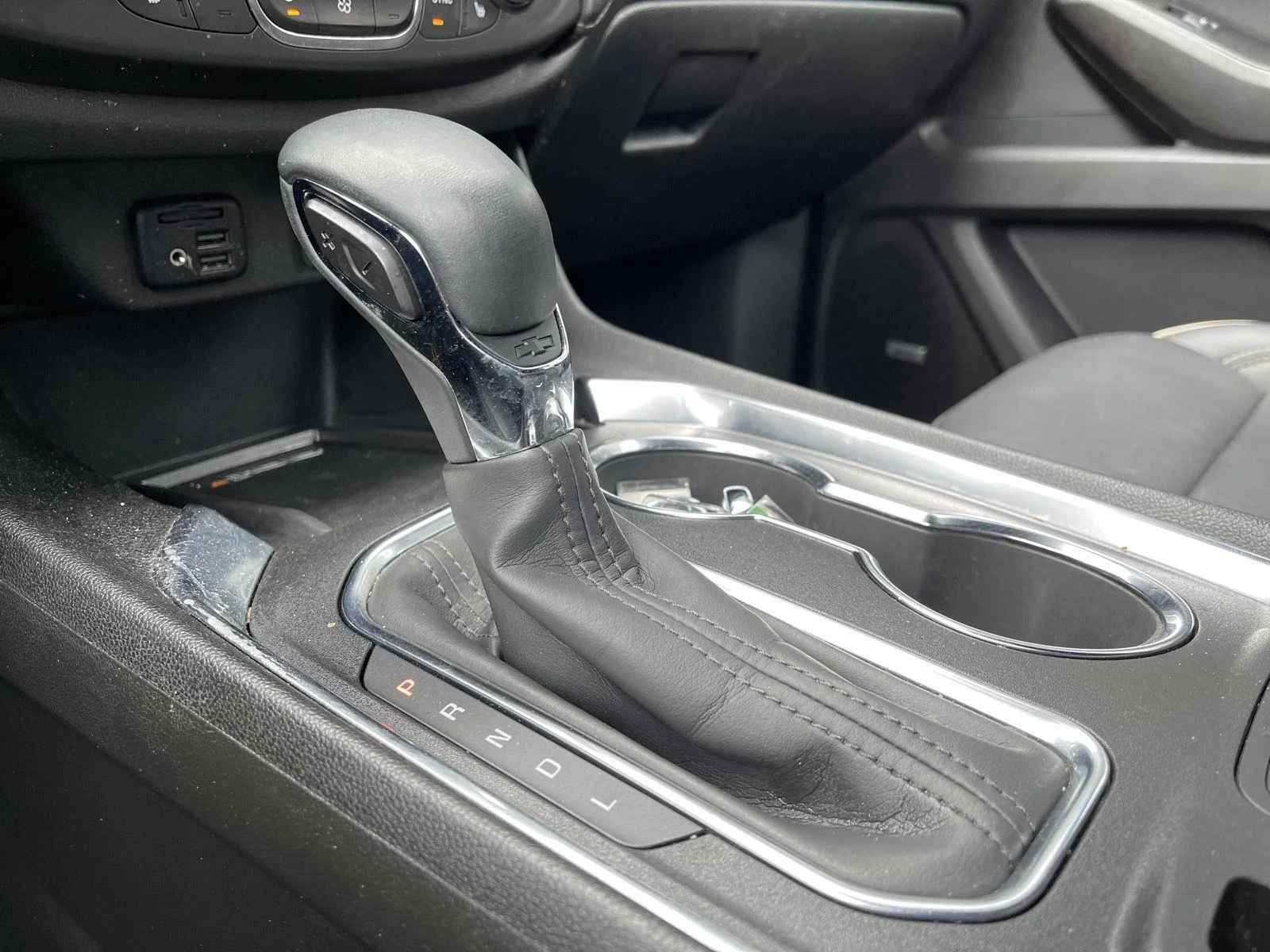 Used 2023 Iridescent Pearl Tricoat Chevrolet Premier image 36