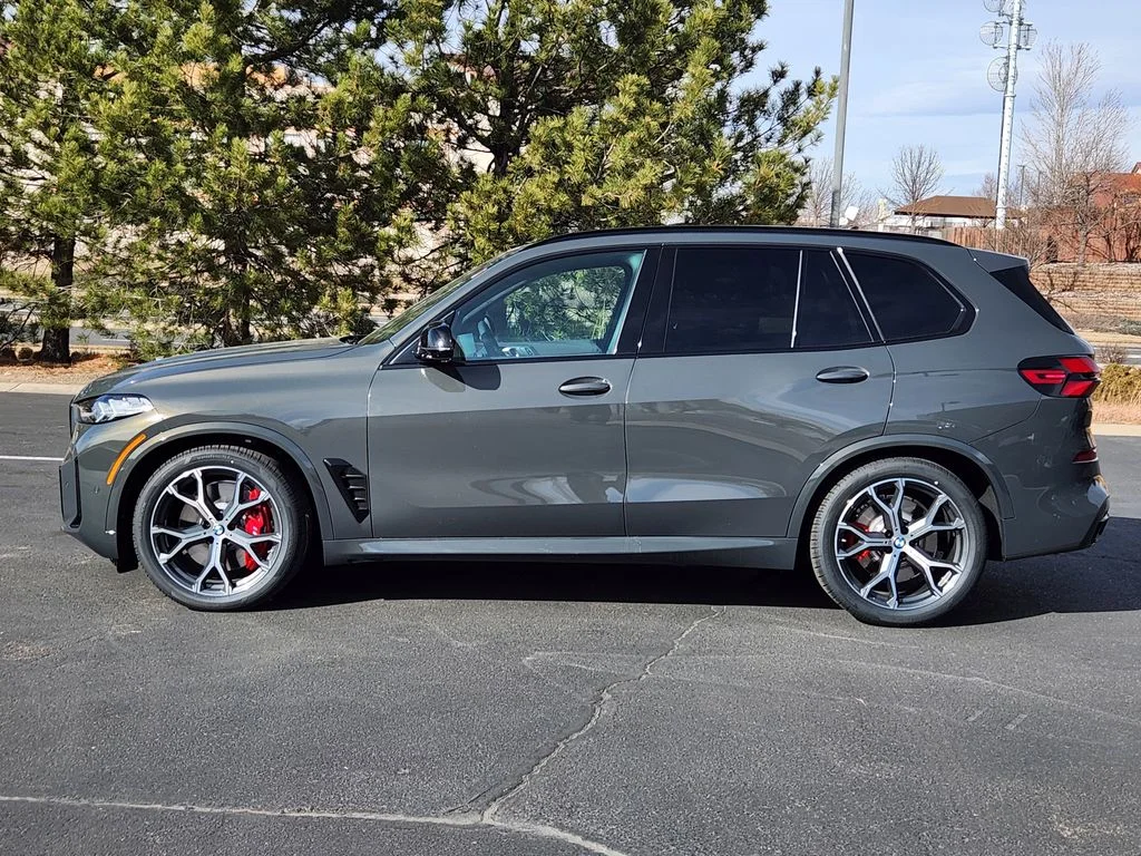 New 2026 Dravit Grey Metallic BMW M60i image 2