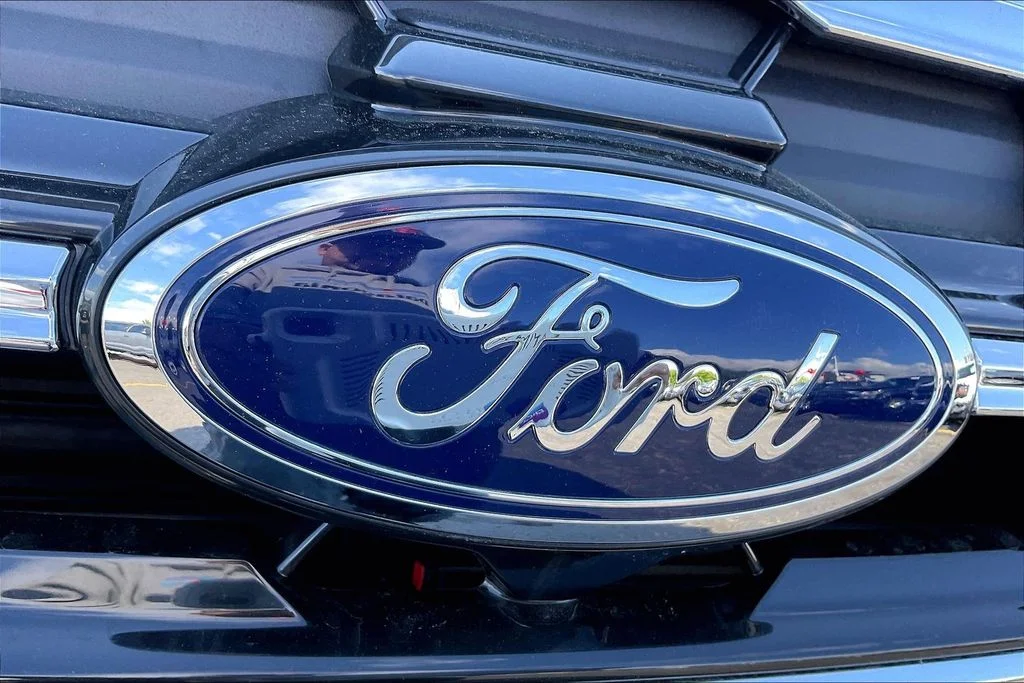 New 2026 Vapor Blue Metallic Ford Active image 33