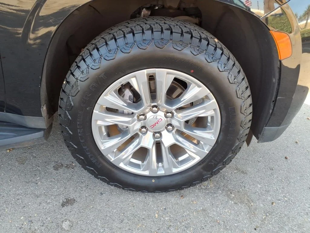 Used 2023 Black GMC Denali image 4