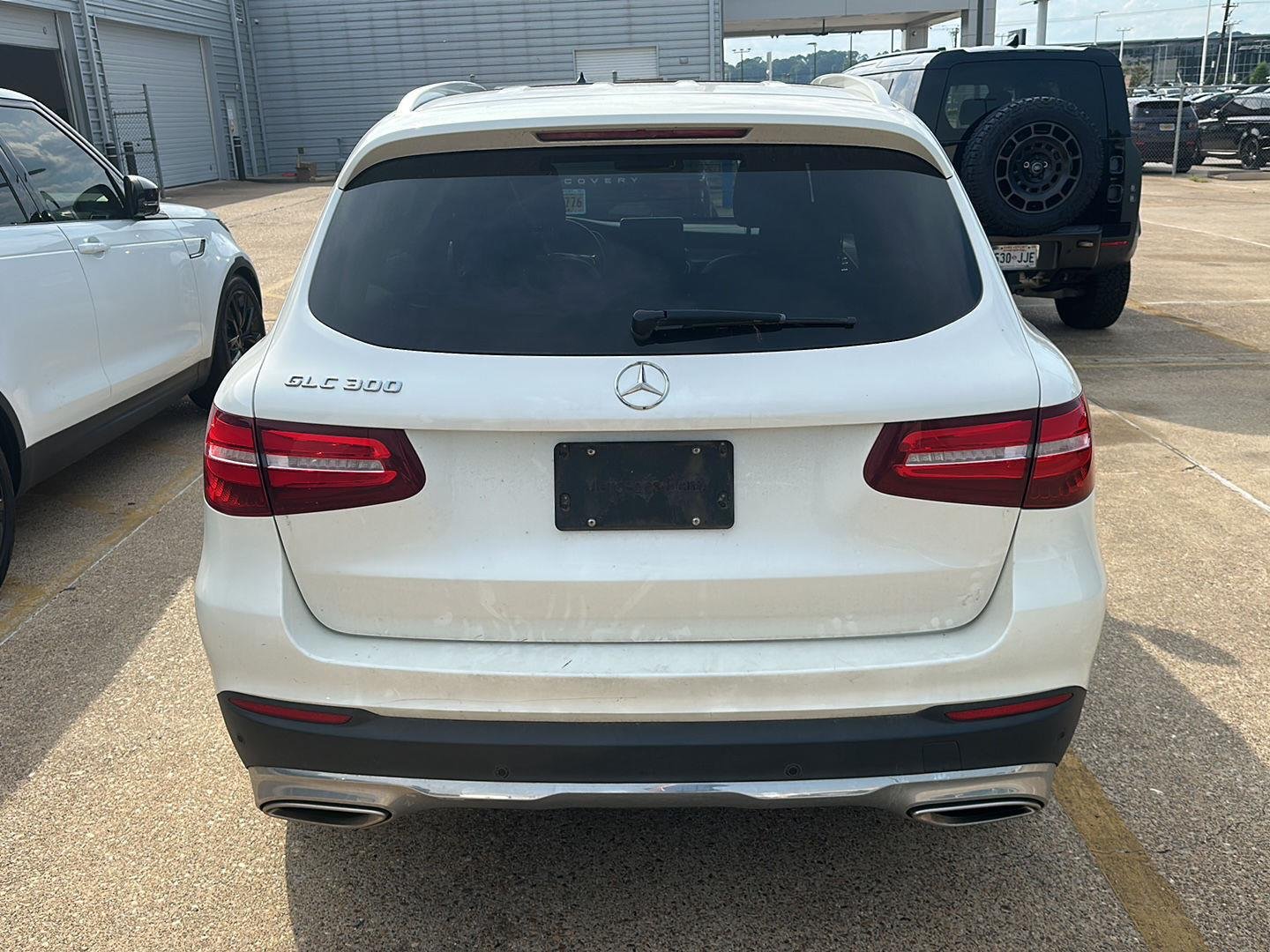 Used 2018 designo Diamond White Metallic Mercedes-Benz GLC 300 image 5