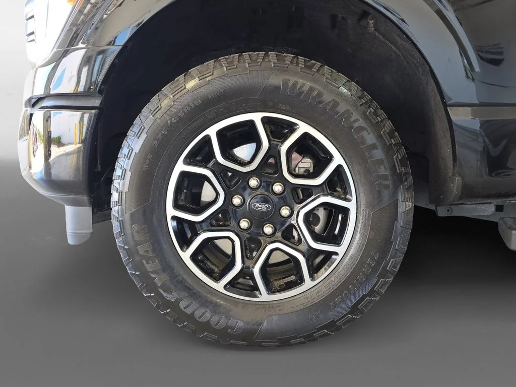 Used 2023 Black Ford XLT image 14