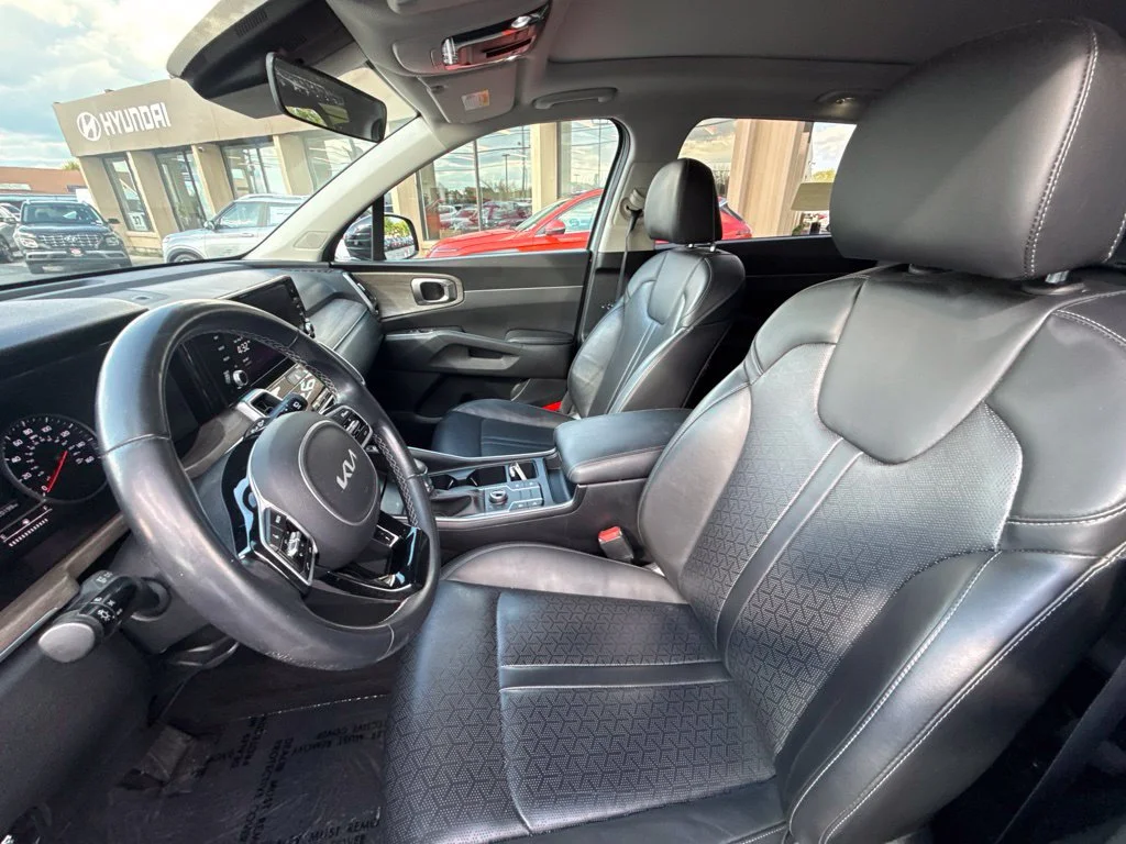 Used 2023 Silver Kia X-Line S image 18
