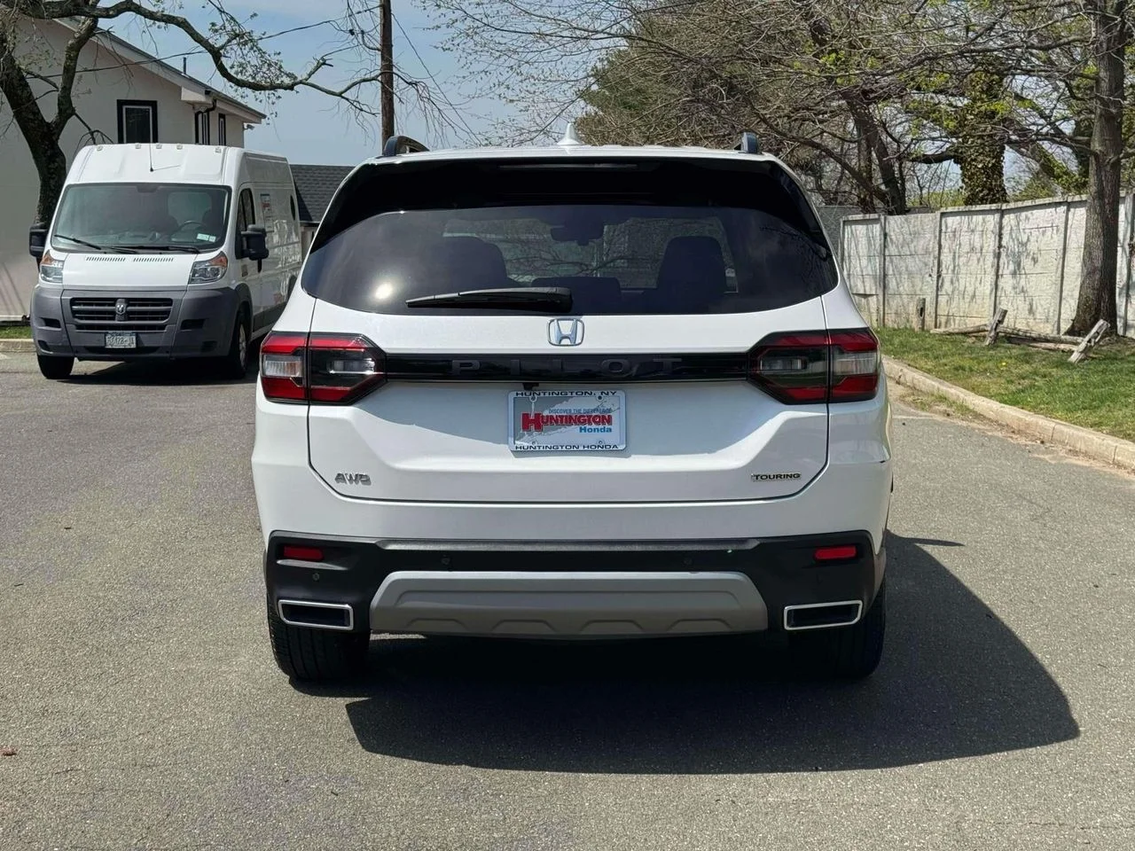 Used 2025 Platinum White Pearl Honda Touring image 6