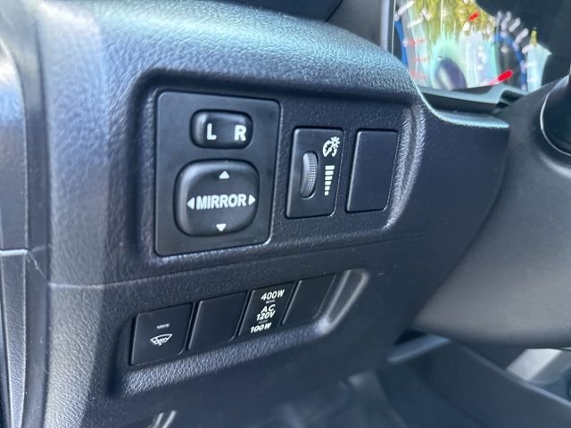 Used 2016 Classic Silver Metallic Toyota SR5 4X4 image 31