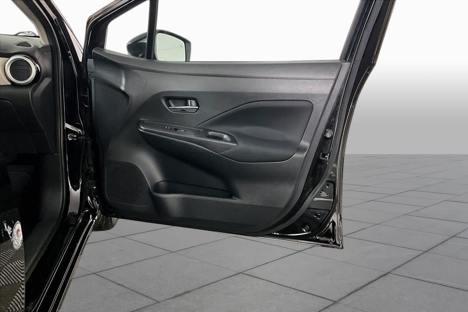 Used 2021 Super Black Nissan SV image 22