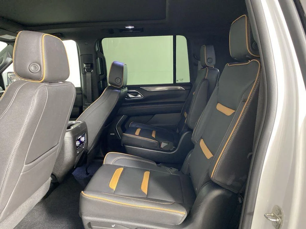 Used 2023 Summit White GMC 4WD AT4 image 17