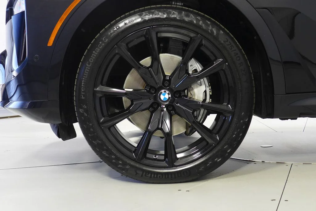 Used 2024 Black BMW xDrive40i image 5